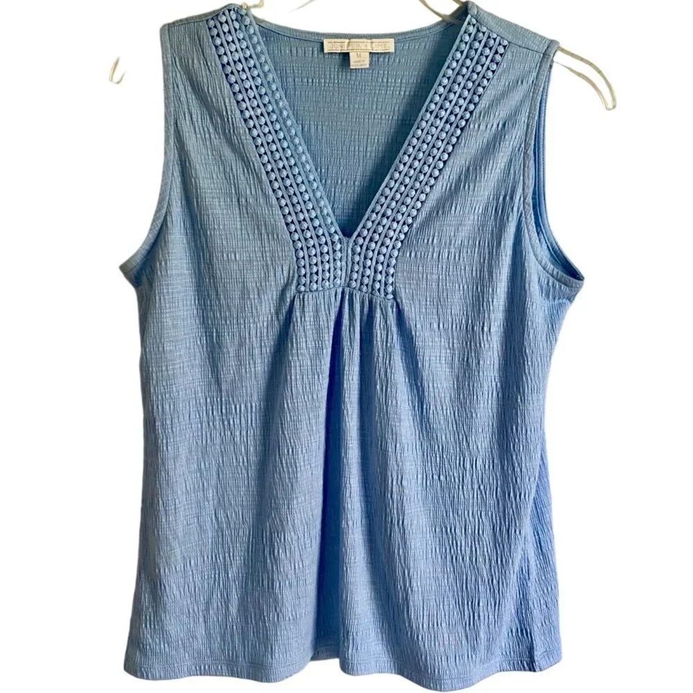 Juniper + Lime Light Blue Detailed Neckline Sleeveless Top Women's Medium NEW